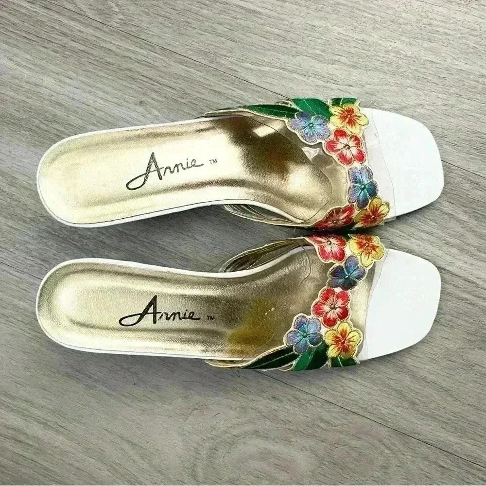 Vintage Annie lucite open toe heels with flowers - Picture 2 of 3